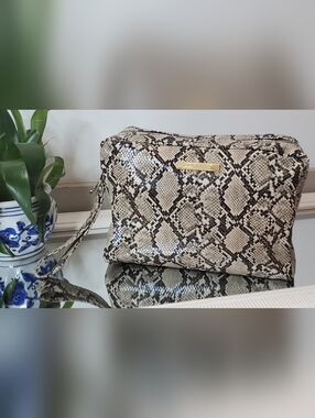 100◼️STEVE MADDEN XL COSMETIC BAG